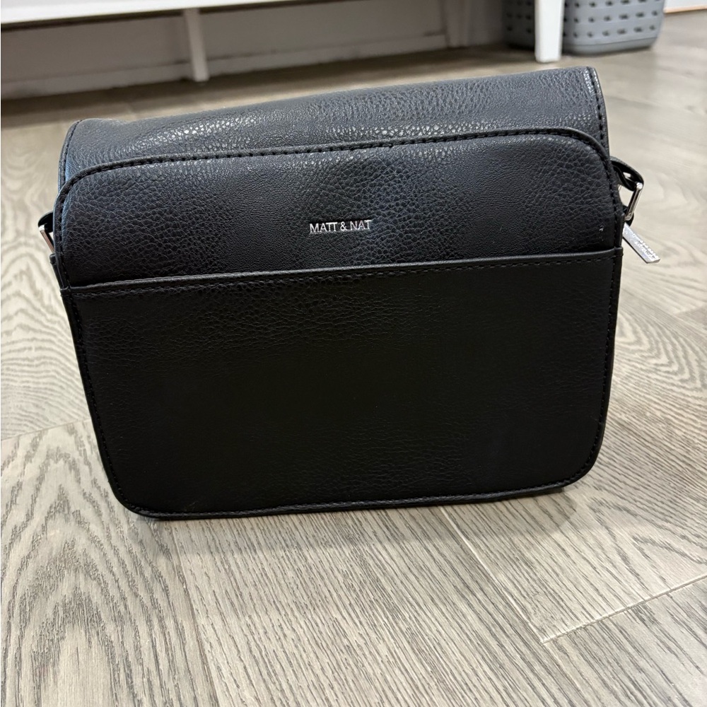 Matt & Nat Black Crossbody Bag with Minimalist Design